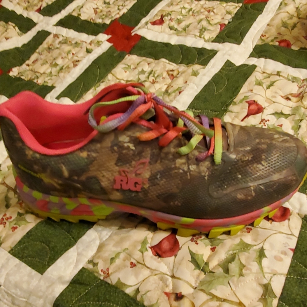 SHOES - Picture 3 of 6